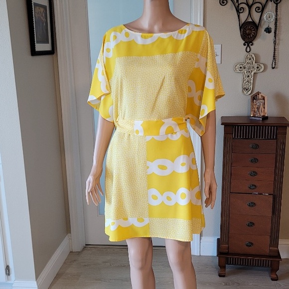 Yellow Loose Fitting Classy Dress - Picture 2 of 2